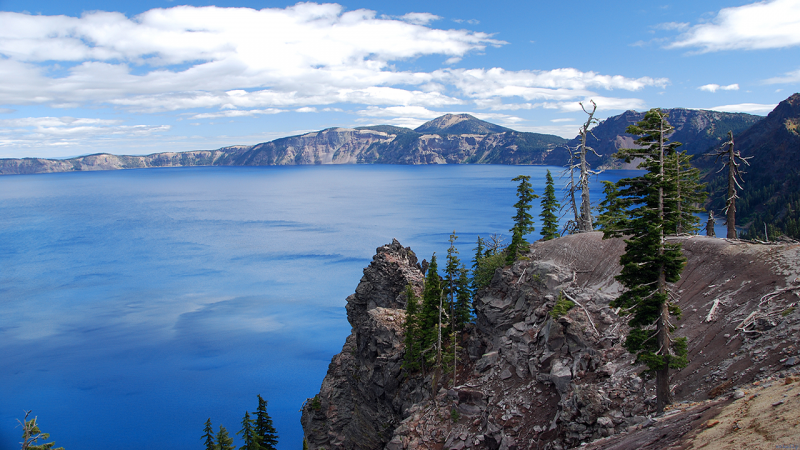 On the Rim(Crater Lake)