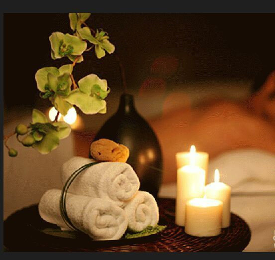 Find Rejuvenating Aroma Oil Body Massage in Delhi NCR